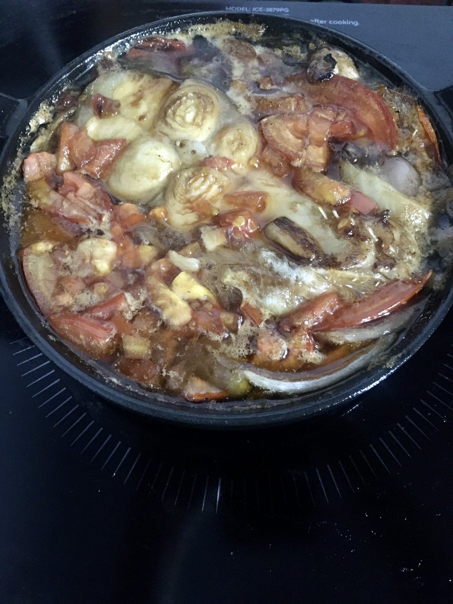 Bee_Osn's tweet photo. 🥘 Loving this tomato-onion basa fish simmered with garlic, onion, and shallots. 

✨ Ready in 30 minutes! https://t.co/r36w4MWJnM