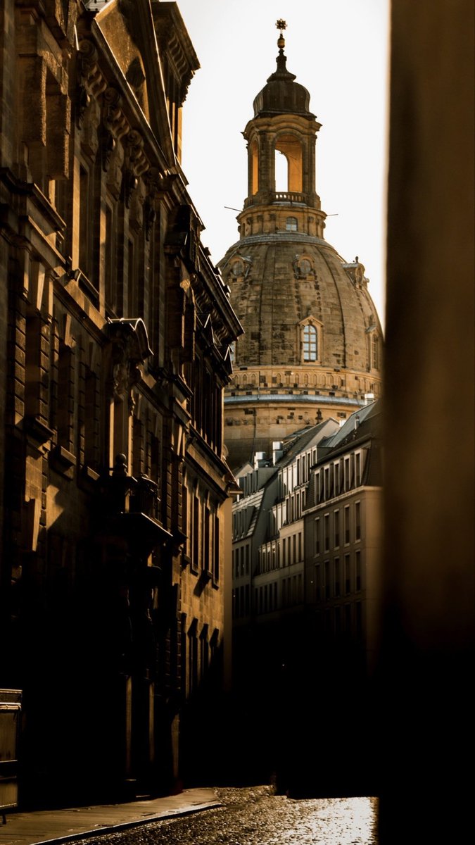 laleluce's tweet photo. Auch dresden: https://t.co/Cw734ZTWrb
