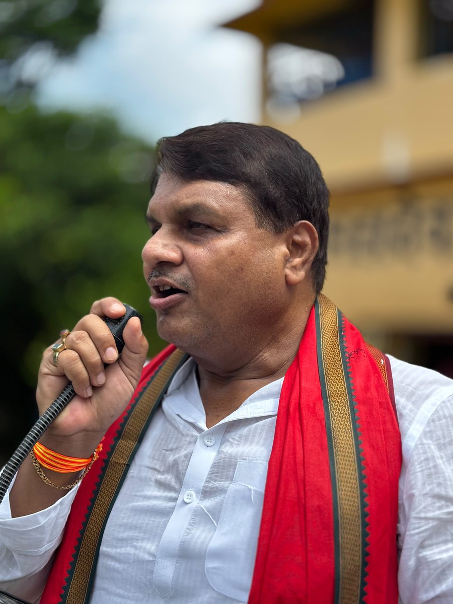 LjpSanjaykumar's tweet photo. आज बख्तियारपुर विधानसभा अंतर्गत खुसरूपुर स्थित #पीएम_श्री_महादेव_हाई_स्कूल में इंटरमीडिएट के छात्र-छात्राओं से आत्मीय संवाद हुआ।

इस दौरान आगामी 24 सितंबर को पटना के वेटरनरी कॉलेज मैदान में आयोजित होने वाले भव्य “YOUTH बोले तो” कार्यक्रम को लेकर युवा साथियों से विस्तृत चर्चा की एवं उन्हें कार्यक्रम में शामिल होने के लिए स्नेहपूर्वक आमंत्रित किया।

युवाओं की ऊर्जा, उनके विचार और उनका उत्साह ही नए बिहार की मजबूत नींव है। आइए, युवा शक्ति की आवाज़ को और बुलंद करें और 24 सितंबर को “YOUTH बोले तो” कार्यक्रम का हिस्सा बनें।

#YouthBoleTo #YuvaShakti #ChiragPaswan #LJP #LJPBihar #LokJanshaktiParty #ArunBharti #LokJanshaktiPartyBihar #Saharsa #SimriBakhtiyarpur