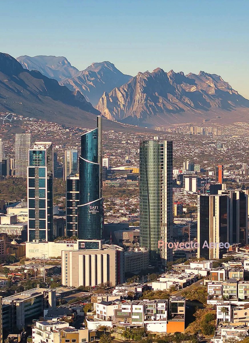 nelvaldez's tweet photo. ¡Buenos días Monterrey! #FelizLunes para todos 🤠😎🙌 https://t.co/f6qBJUJkWe