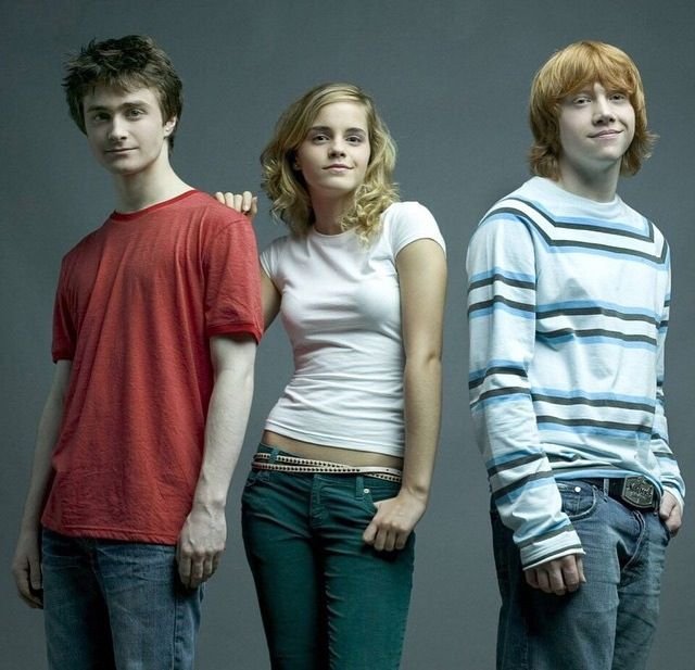 cinevow's tweet photo. Daniel Radcliffe, Emma Watson and Rupert Grint for Entertainment Weekly, 2005 https://t.co/7SEF1NNhEZ