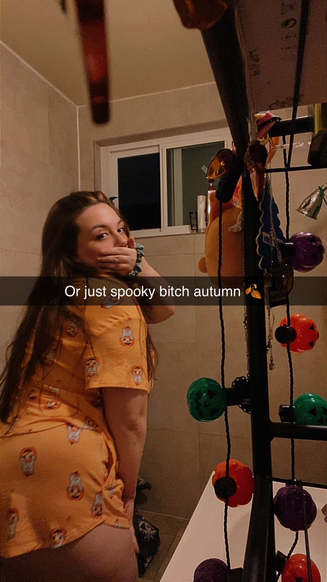 witchy1369's tweet photo. Spooky bitch 😜🎃😻 #fypシ゚viral #stoner  #chubby #fypviral #thick #sexy  #sweetface https://t.co/T78tCFp8Uk