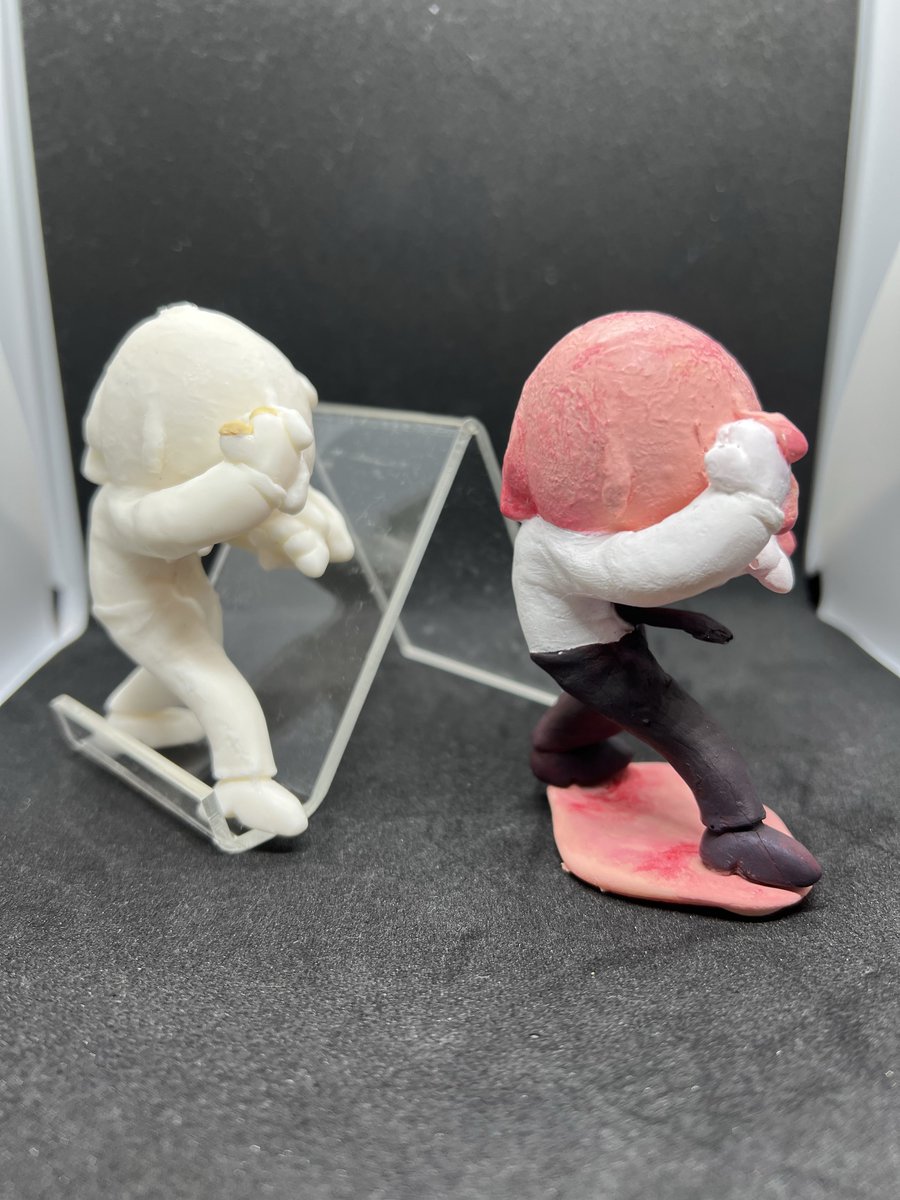 __W_Y_H's tweet photo. 3日で原型製作、シリコン型、複製、塗装までできる教室に行っていました
とてもとても楽しかったです！！
未知の道具を実際に使ってみて抵抗が無くなったこと、お手頃な手法も学べてかなり良い経験を得られることができました
2回目も参加したいしソフビ教室も行きたい… https://t.co/5rsBhpLuko