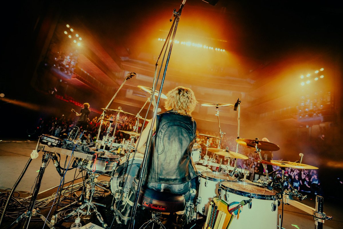 kyohey_tnt_dr's tweet photo. KYOMAF MUSIC LIVE 2026
at ロームシアター京都

Thank you.

燃えまくりました。
フロアから気持ちのこもった拳を返してくれてありがとう。
こっちも気合い入りっぱなしでした🤘

これからも朱色の仮面宣伝大使がんばるぞ！

#KYOMAFMUSICLIVE2026
#京まふ #朱色の仮面 #TNT https://t.co/GmBvEMhlmU