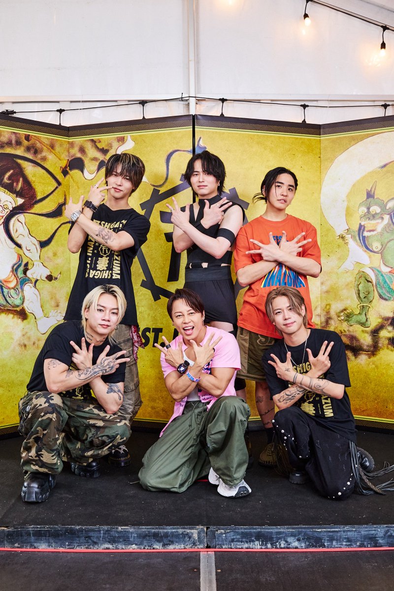 yudai_vo's tweet photo. イナズマ⚡️⚡️⚡️
アニキに衣装借りてHOT LIMITやりました。
今日のイナズマはお前が主役やと言ってもらえました。大変光栄です。ありがとうございます。
本当にありがたい限りですが、長時間この衣装でいたせいかこの形に若干日焼けしてしまって恥ずかしいので、今日で最初で最後になるかと思います😇 https://t.co/M2Tpe3NUgp