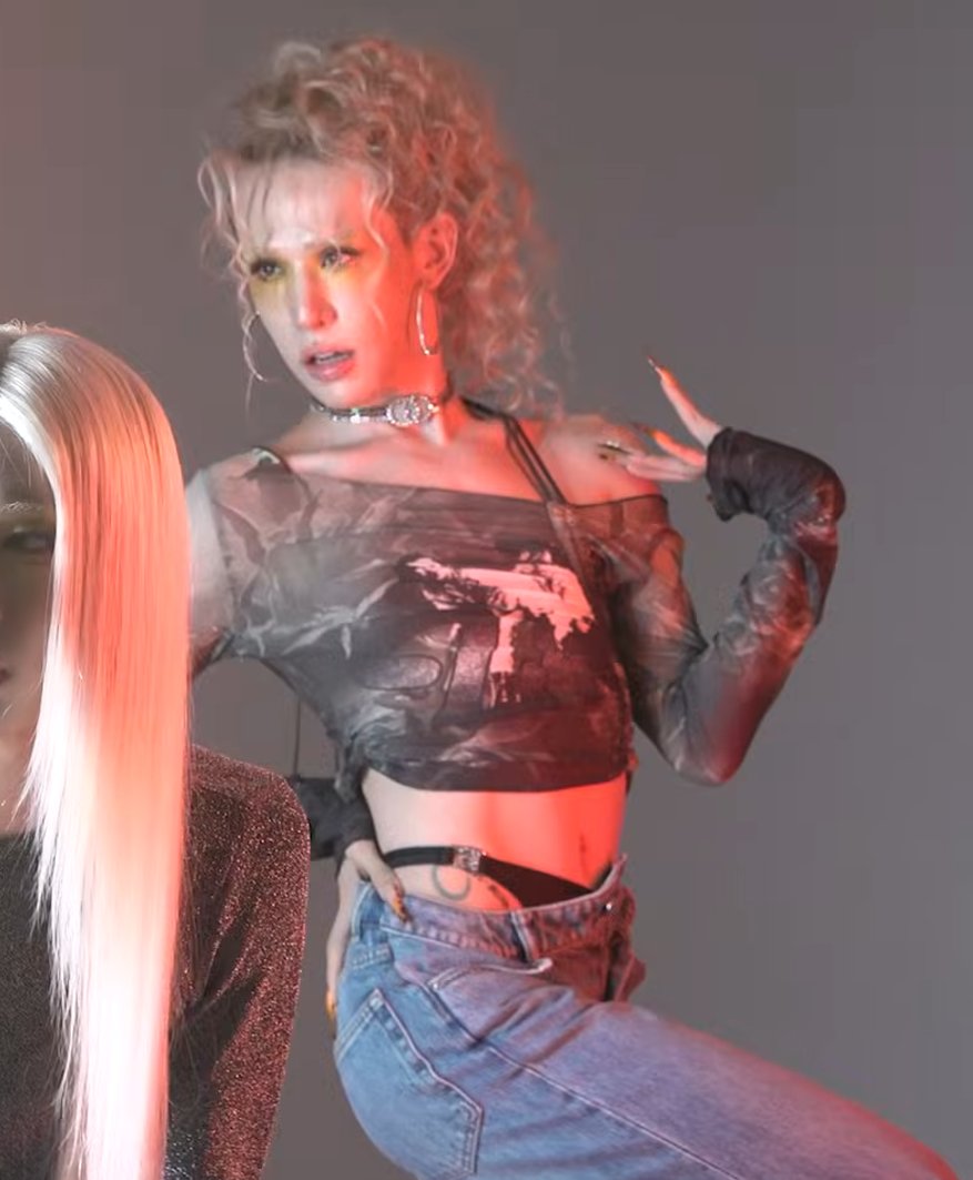 angelwumut's tweet photo. the unbuttoned jeans combined with the underwear being pulled up to her hips so you can still see her tattoo i feel crazy https://t.co/pR9eyFuFRM