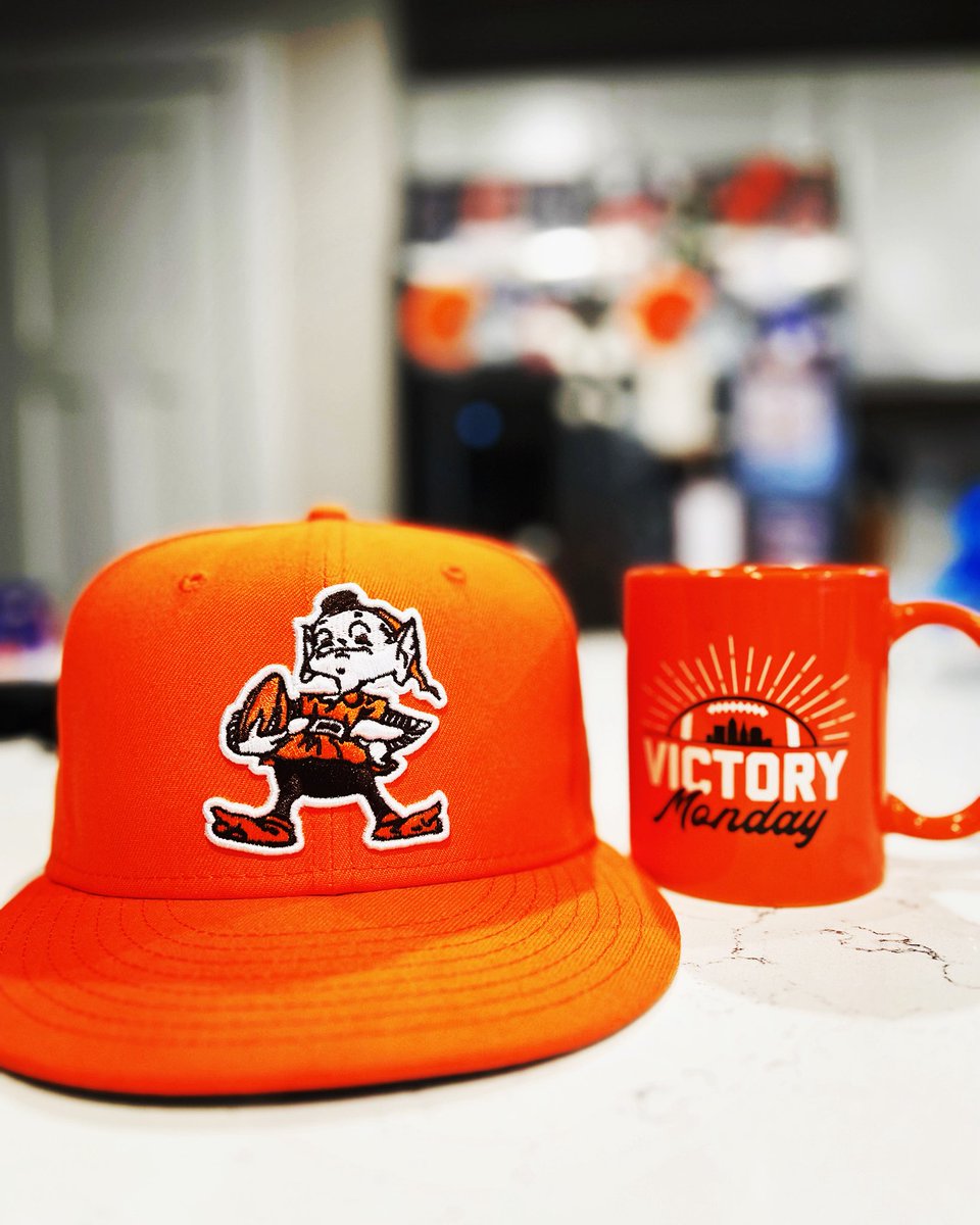 ChuckGobrowns's tweet photo. Victory Monday!!!!!!!!!! https://t.co/Ep3bXzya7b