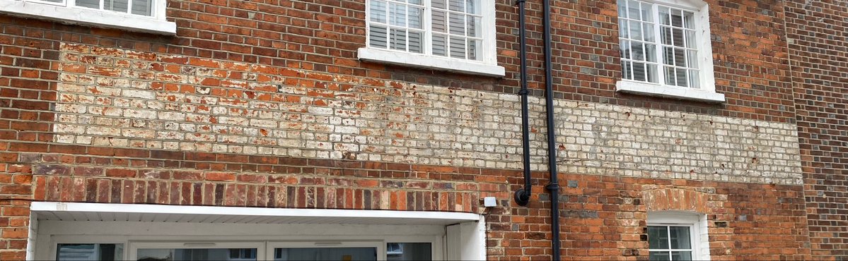 M0JEC's tweet photo. @DailyPicTheme2 2 #OldAdvertisements fading on walls in Newbury one cropped to #pano for @PanoPhotos
See if you can read much in the second one? https://t.co/9Eqkfjws2y