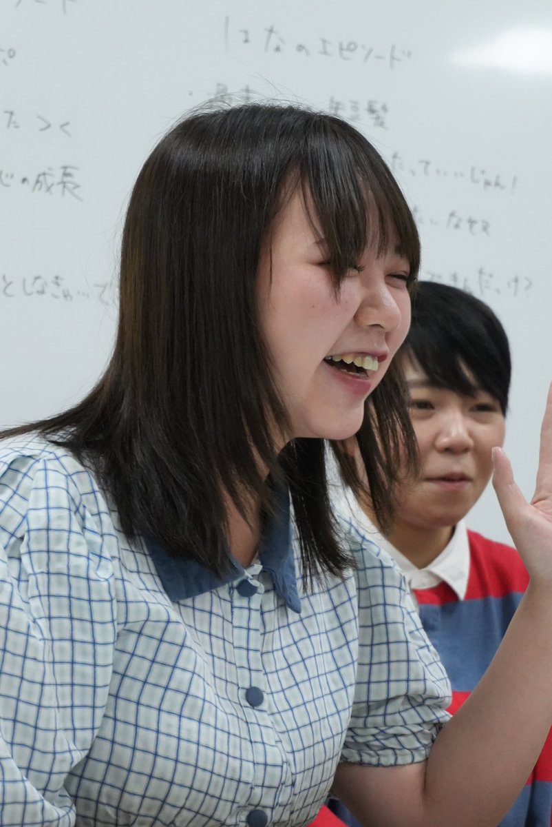 chiiran32's tweet photo. 『はなとあきの眠れない夜 お昼SP』
ゲスト:金の国桃沢
可愛いショートだと思ったらビフォー写真えっ⁉️てなった✂️
ダーツの旅みたいな美容院の決め方😂🎯

基本聞き役だった桃沢さんが保育園の先生みたいに2人を仲直りさせる時間もあった 
3人の空気感が心地よくて外が大荒れなのすっかり忘れてた🌀 https://t.co/0pGdrwSG6r