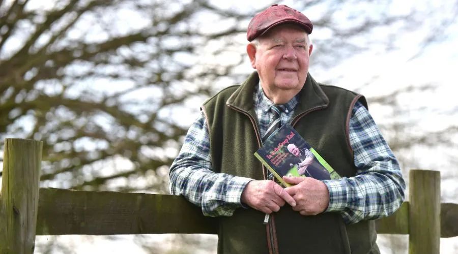 LEAF_Farming's tweet photo. A special moment for LEAF last week as we planted an oak tree in memory of our first Chairman, David Richardson OBE.

Together with Caroline Drummond, he helped shape a vision for farming that has inspired positive change for more than 35 years.

His legacy continues to grow. 💚 https://t.co/6t9EHTtM0j