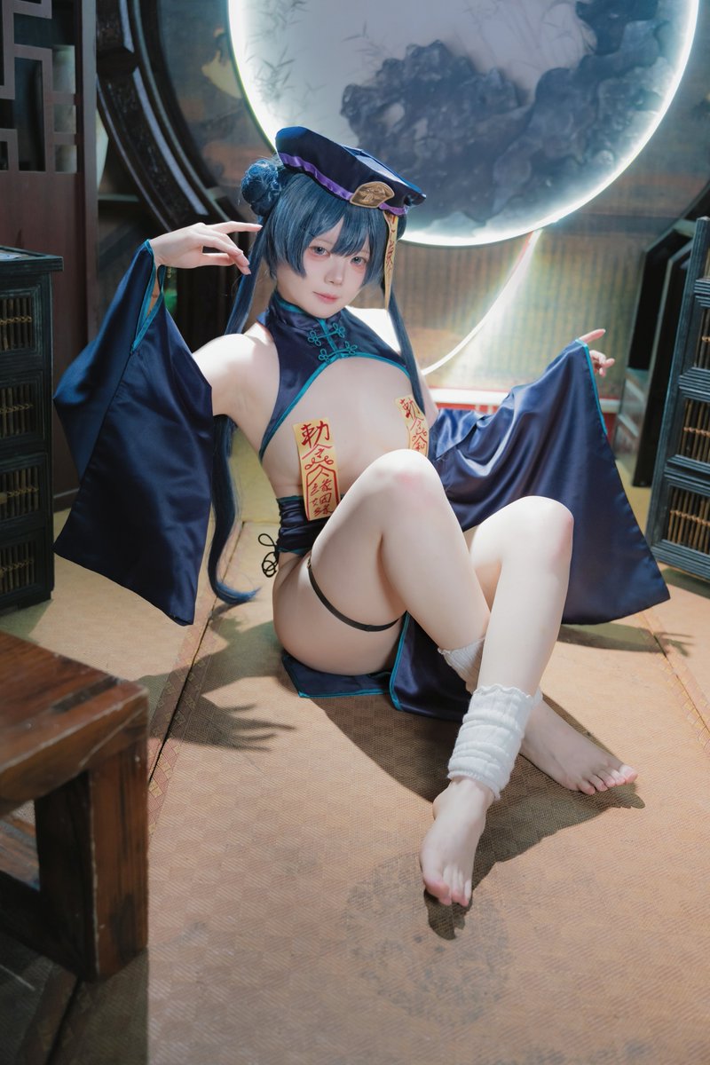XueyeZhimeng's tweet photo. 胸有成足
#BlueArchive #妃咲 #cosplay https://t.co/R1cytwsmA8