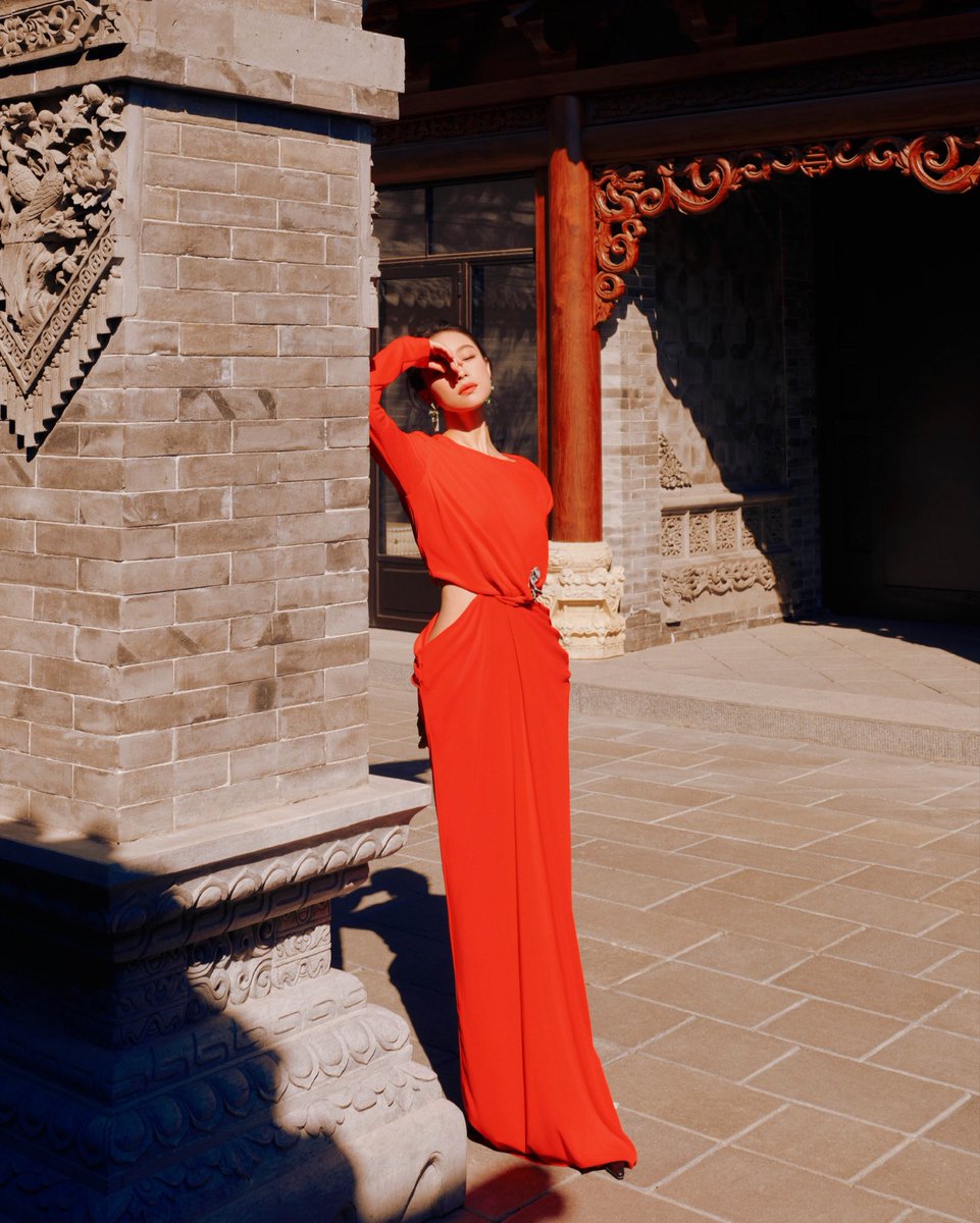 centlookbook's tweet photo. #NiNi 倪妮 in SHANG1 BY SHANGYI FW26 for Shang Cheng Shi Family Banquet in Datong https://t.co/9mtAMII3Bk