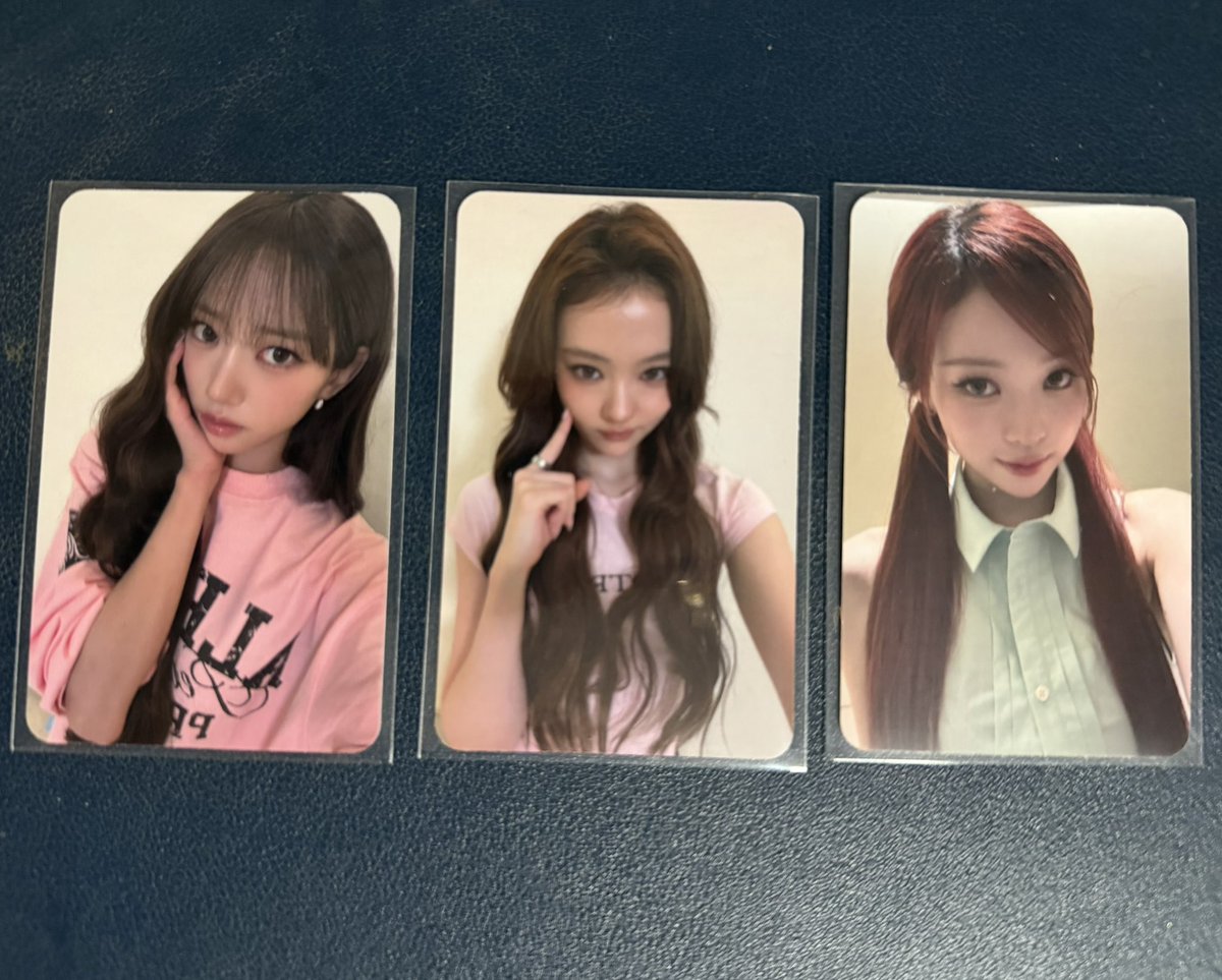 jaenoaus's tweet photo. wts meovv singapore fansign entrance pc

1 set (3pc) — $30sgd

ww shipping ✅ 
paypal/wise👌🏼
dm if int ☺️

미야오 수인 가원 안나 나린 엘라 톡식 바디 핸즈업 버닝업 엠디 팬싸 케타포 시그 가요대전 공방 당첨자 bite now sg album 양도 https://t.co/kY4sspvi8H
