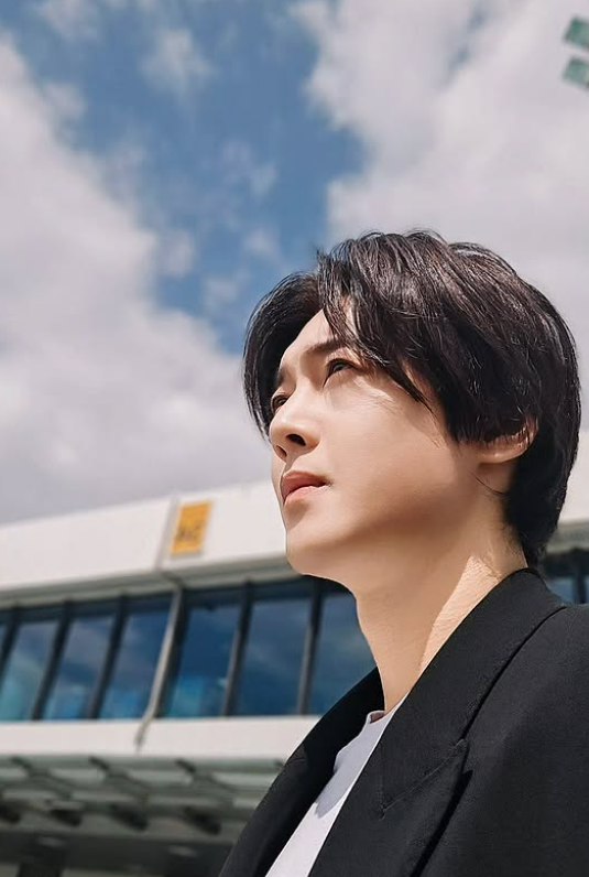 Kkorepo's tweet photo. #キム・ヒョンジュン（#リダ）、新たなスタート…「結婚式で歌に司会。働きアリモードで」 
#キムヒョンジュン  
🔗https://t.co/V7RJbZ6Sqt https://t.co/FlD90VGhTp