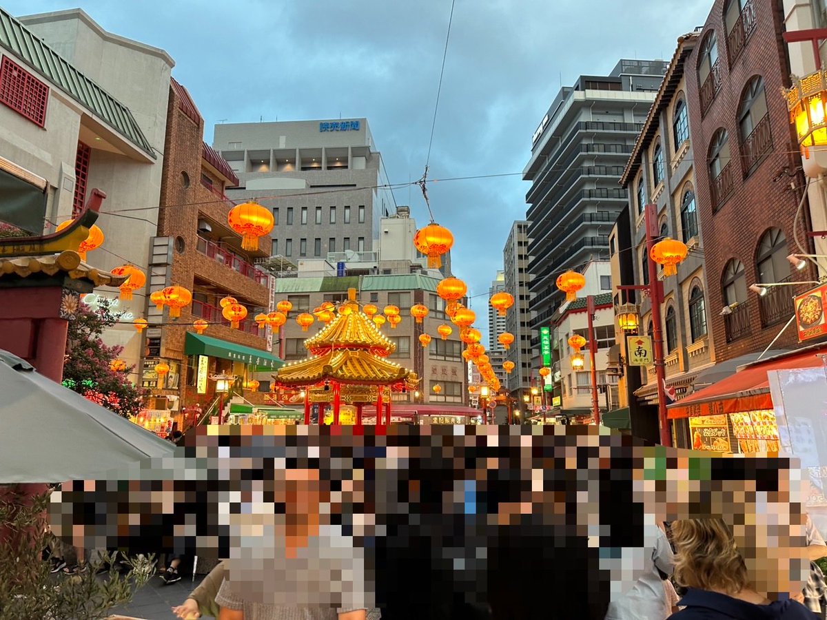 obakegyoza's tweet photo. 今日は兵庫！
久しぶりの友達とお昼〜たくさん話したぜありがて〜〜〜🕺

そして阪神競馬��に行ってきた！
ビギナーということで色々教えてもらった
ラストスパート毎回熱い🏇

最後は神戸の中華街に足を運んだ〜
小籠包も角煮サンドも蒸したてで美味しかった〜！

関西旅行、早くも折り返し https://t.co/0OKO3wB8pj