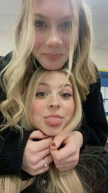 CruzJolien's tweet photo. Who awake???? I wanna spam DMs?? 🤍😴...💦💦 https://t.co/58Iv72tfhn