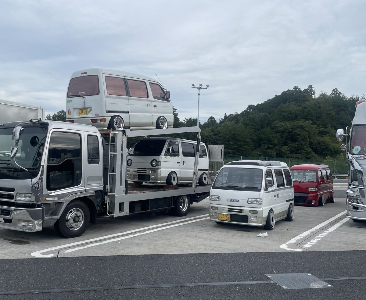 TC24T's tweet photo. おかたくミーティング参加するべく数年ぶりに51大阪上陸！！
短い時間だったけど顔馴染みの方々と会えてよかった(^_^)
戻りで長野のお仲間にも会いに行ってきた🎶 https://t.co/jht4ikmGXm