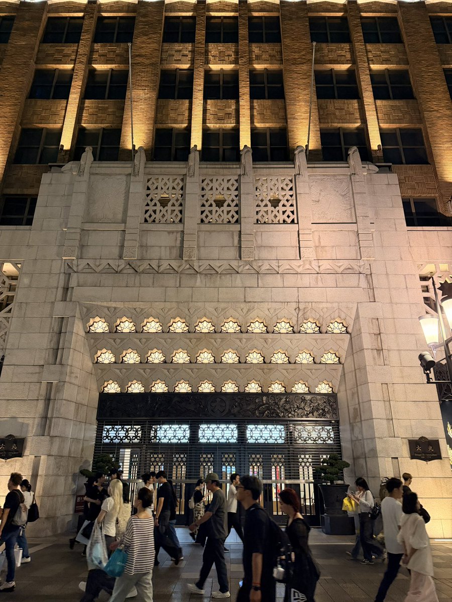 Tokyo_Scapes's tweet photo. 久しぶりに大阪のヴォーリズを
もうカッコよすぎてため息
大丸心斎橋といい大丸神戸といい…なんか東京だけ… https://t.co/huTtdoCd3K