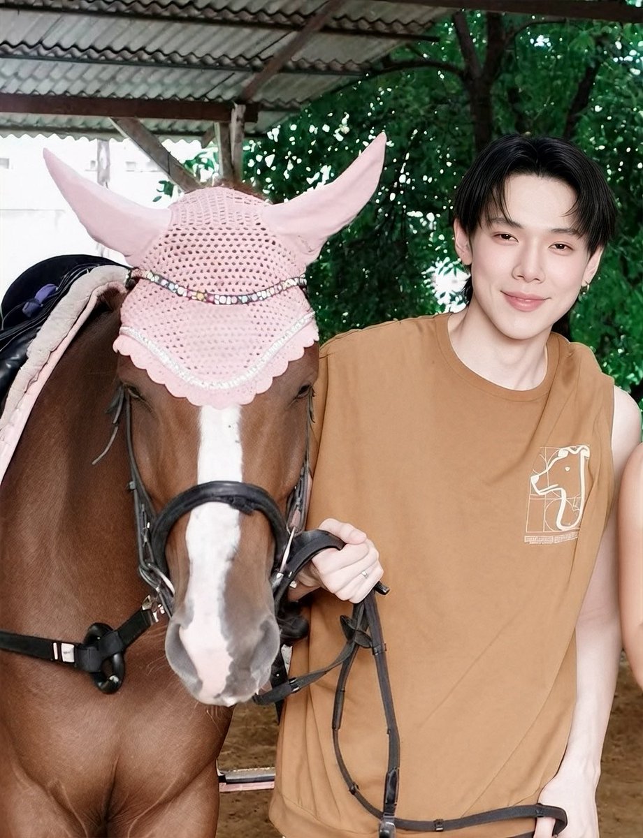 peartaemin's tweet photo. ไอ่ต้าวววว   คนกับม้าใครกึงกว่ากัน  เท่สุบๆ 
#daou #ต้าห์อู๋ https://t.co/3Qxp5b9aFF