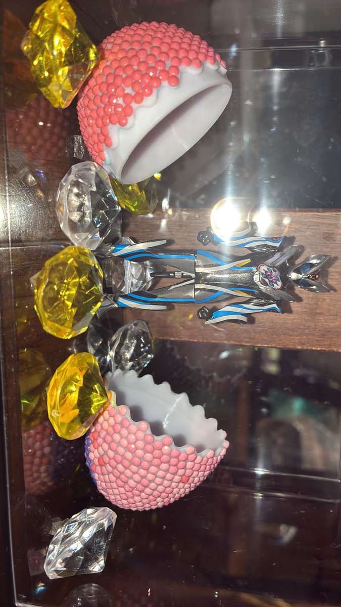 itoimaki's tweet photo. 卵の部分時間かかったけど完成しましたわ、、宝石ピンクにしようとしたけどなかったから黄色にしました☺️ https://t.co/ZfowPoPNhu