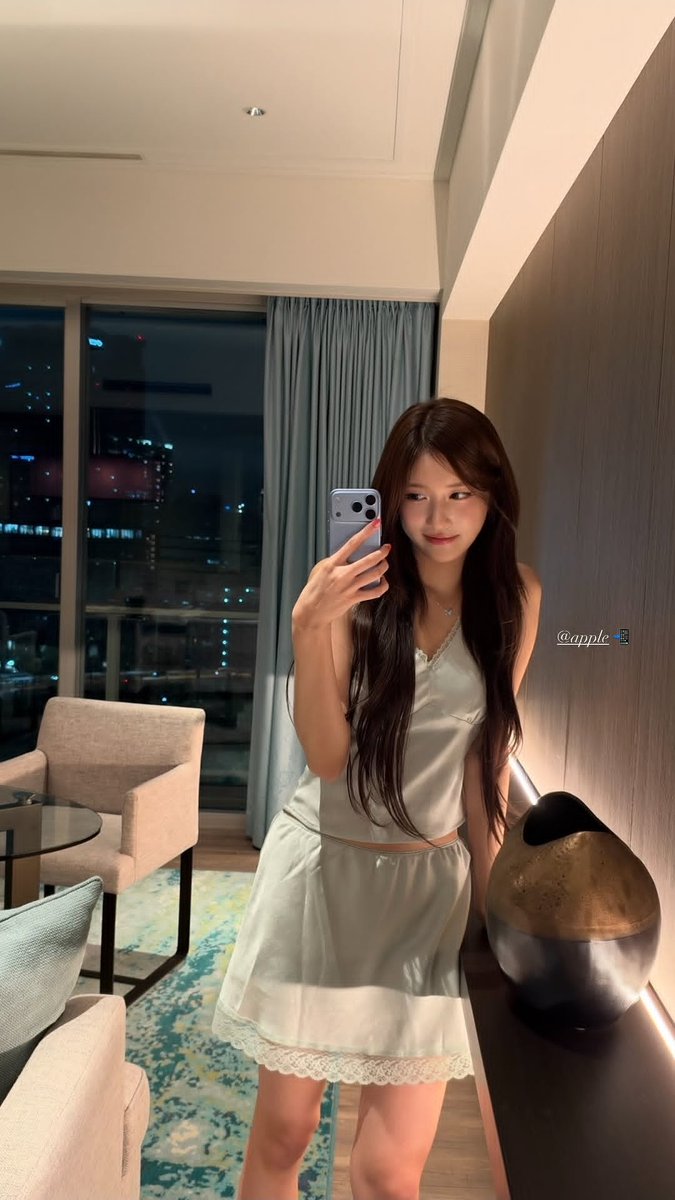 first_iz121's tweet photo. 애들 폰받는 속도보면 진짜 협찬인가 https://t.co/kMgt99Vk4Y
