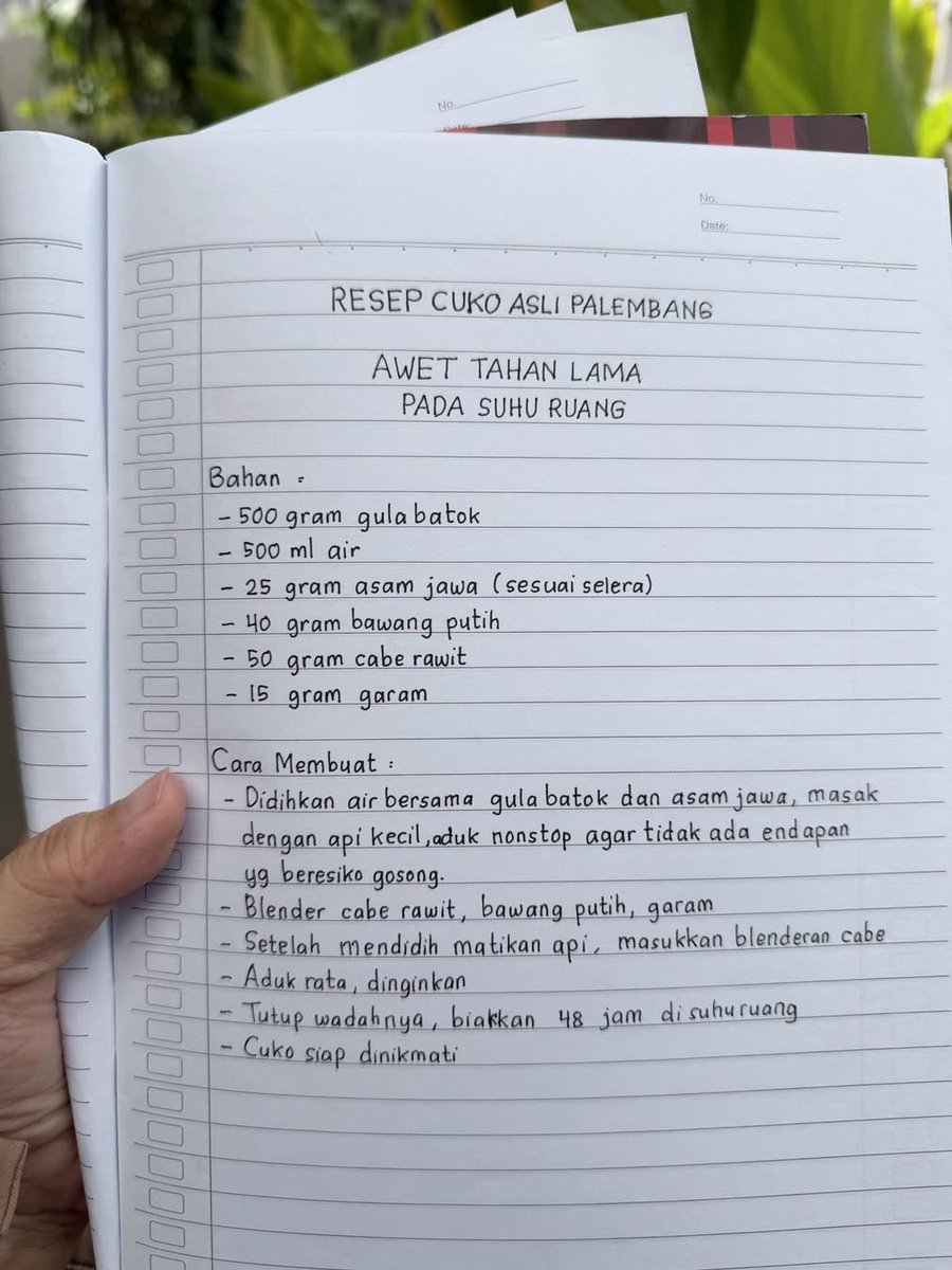 _halimlubis's tweet photo. aku mau share RESEP CUKO PEMPEK yaaa, ini awet dan tahan lama di suhu ruang, bisa dua sampai tiga minggu bahkan lebih. Aromanya enak, rasanya maknyuss

Meski sebenarnya ada beberapa tips dan trik lain sih supaya cuko semakin mempunyai citarasa istimewa dan beraroma sedap dan mantap, dan juga teknik agar semakin tahan lama, tanpa pengawet

Semoga bermanfaat