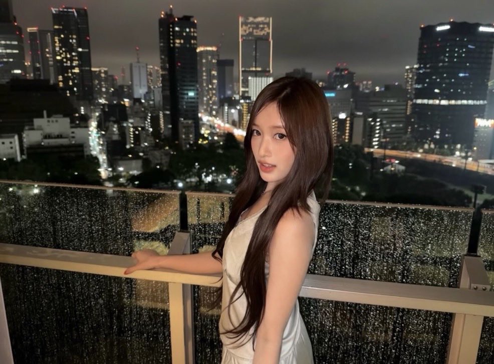 ivepics_'s tweet photo. leeseo instagram update https://t.co/1fZGTrqPRO