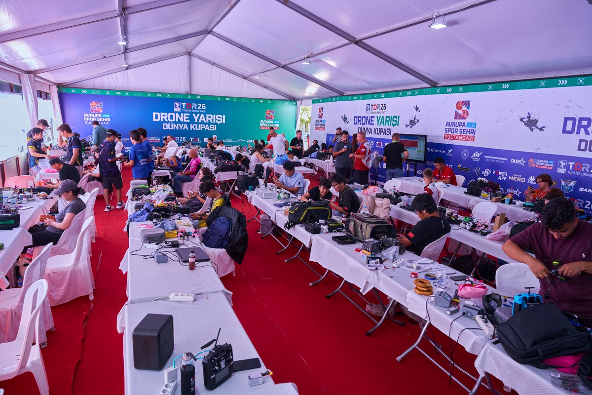 techdroneleague's tweet photo. FAI Türkiye Drone Race’26’dan geriye kalan unutulmaz karelerden! 📸🏁
TDR26’yı birlikte yaşadığımız herkese teşekkürler.
Bir sonraki yarışta görüşmek üzere!
https://t.co/N7aV2Ja9w6 https://t.co/bdsyFA0yUH