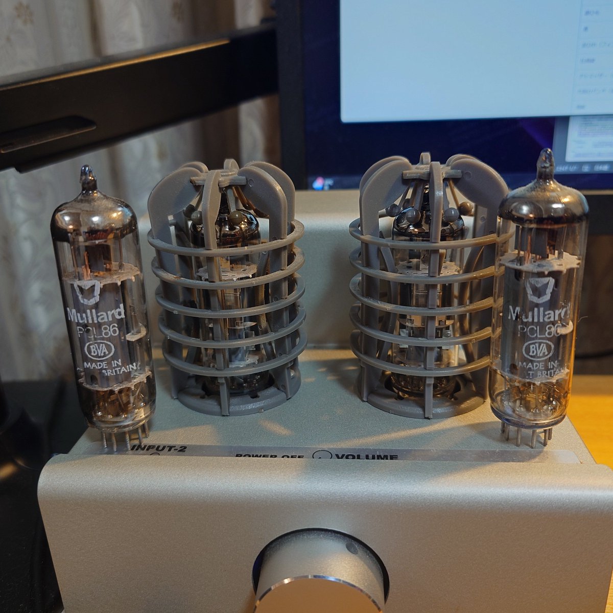 zender_box's tweet photo. #組立キットアンプ
 #真空管交換
 #PCL86
なんかパチパチスピーカーから音がし始めたので、初めて真空管交換してみた。
無事に音出たよ
簡単なんだけど、音が出ると嬉しい。
(*  ˊ꒳ˋ*) https://t.co/LGYgN2IwsH