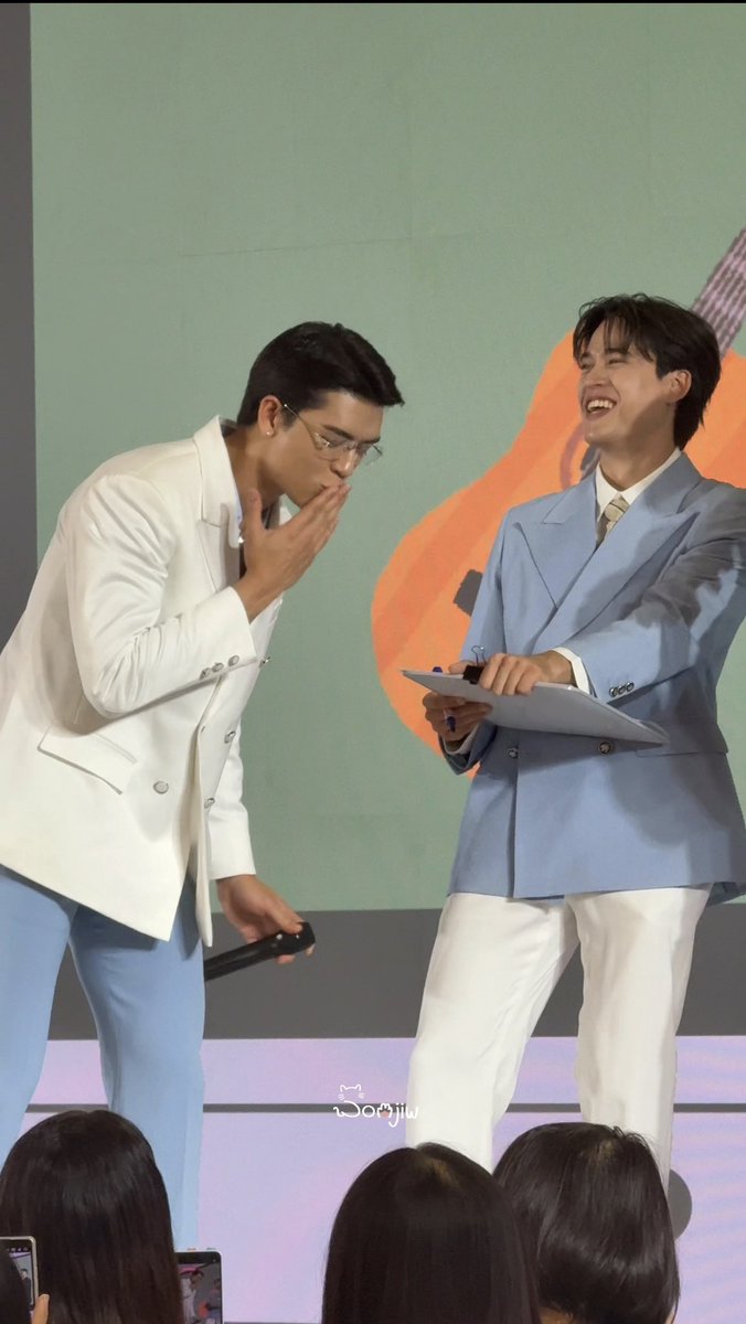 SUJUnezfan's tweet photo. มีคนหึงกีต้าร์ค่ะ 555555555555

JOSSGAWIN MY DESTINY
#destinyclinicxJossGawin https://t.co/pjcQ85pNx3