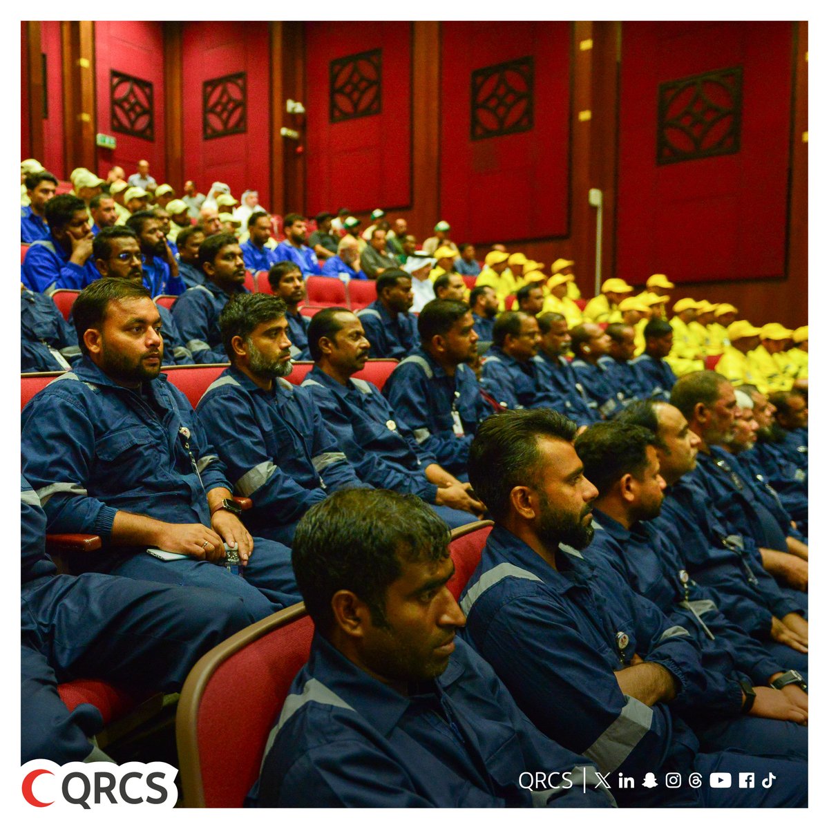 alraya_n's tweet photo. بالتزامن مع اليوم العالمي للنظافة، شارك الهلال الأحمر القطري في الفعالية التي نظمتها وزارة البلدية (إدارة الأعتدة الميكانيكية)، تقديرا لجهود عمال النظافة ودورهم الأساسي في المجتمع. كما تضمنت المشاركة تقديم ورشة تدريبية متخصصة حول أهمية النظافة الشخصية والبيئية لفائدة العمال، تعزيزا لسلامتهم وصحتهم المستدامة.
#جريدة_الراية #قطر |
