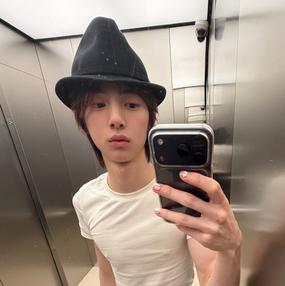 juhooniefan's tweet photo. 여러분이 싫어하는 거 이런다 https://t.co/IW10bilz86