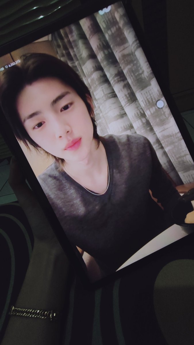 ddgeonho's tweet photo. gak bakat ss ss jd ku foto fotoin aja 😭😭😭 https://t.co/2dDkNRlPfy