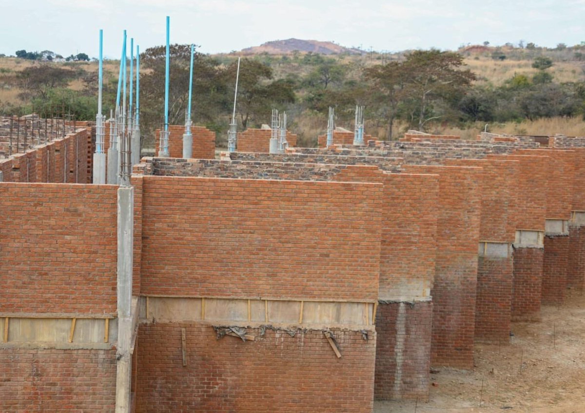 QueenUzumba's tweet photo. Bindura University of Science Education (BUSE) is expanding student accommodation with a new 352-bed male hostel set for completion in 2027. The project will raise campus capacity to 1,352 beds while creating jobs and certifying local workers. #NDS2 #Education5Point0 #AsakhiZim https://t.co/kECtW9yD97