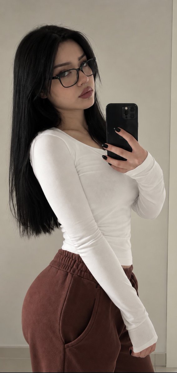 Veronika2f's tweet photo. https://t.co/fbNW5XWy4d