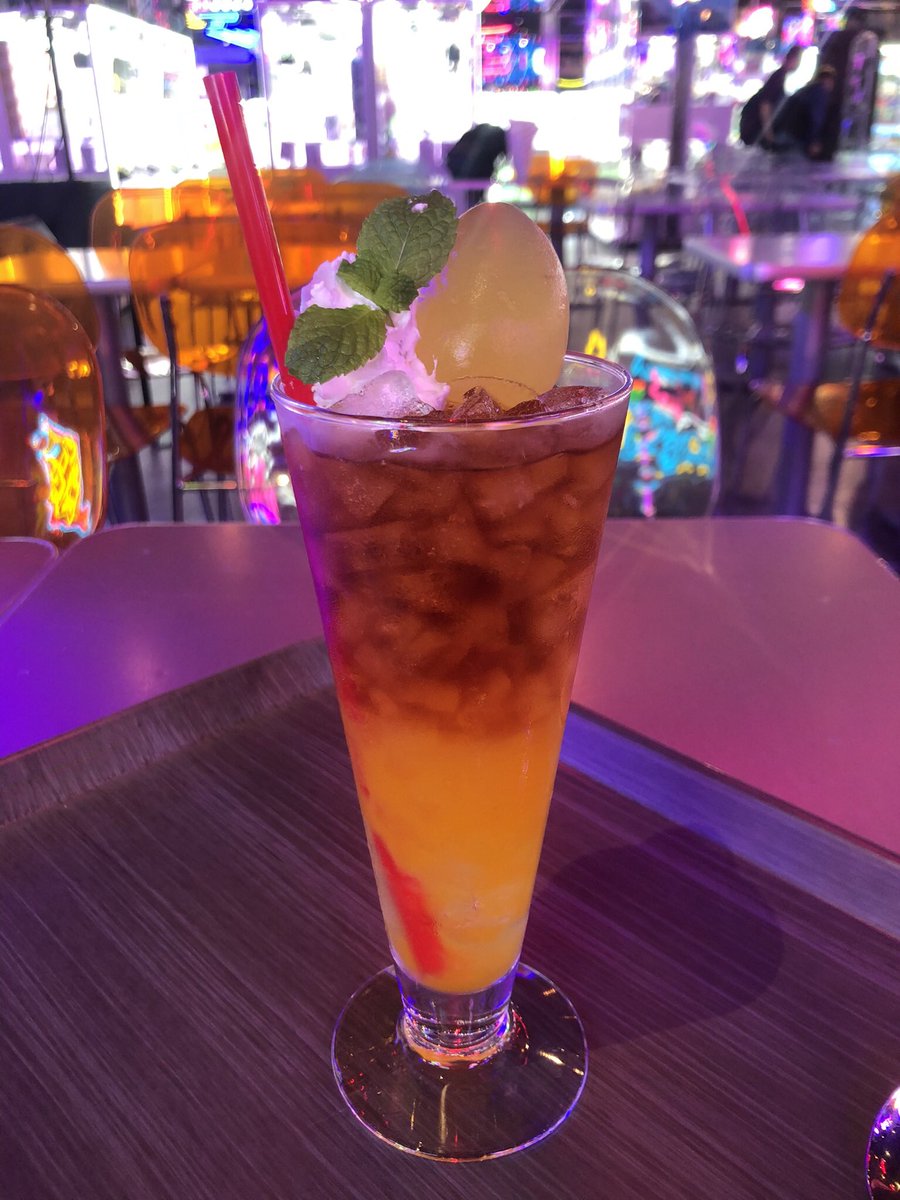 maimaimoko's tweet photo. 先日、東急歌舞伎町タワー3F　namcoTOKYOで開催中の
「魔法少女まどか☆マギカ in ナムコトーキョー」 へ行ってきました❣️

コラボドリンクおいしかった！
マミさんのソウルジェム(ゼリー)もおいしかった😊🌼

 #魔法少女まどかマギカ
 #まどマギ #コラボカフェ https://t.co/qCkUQ3z8EE