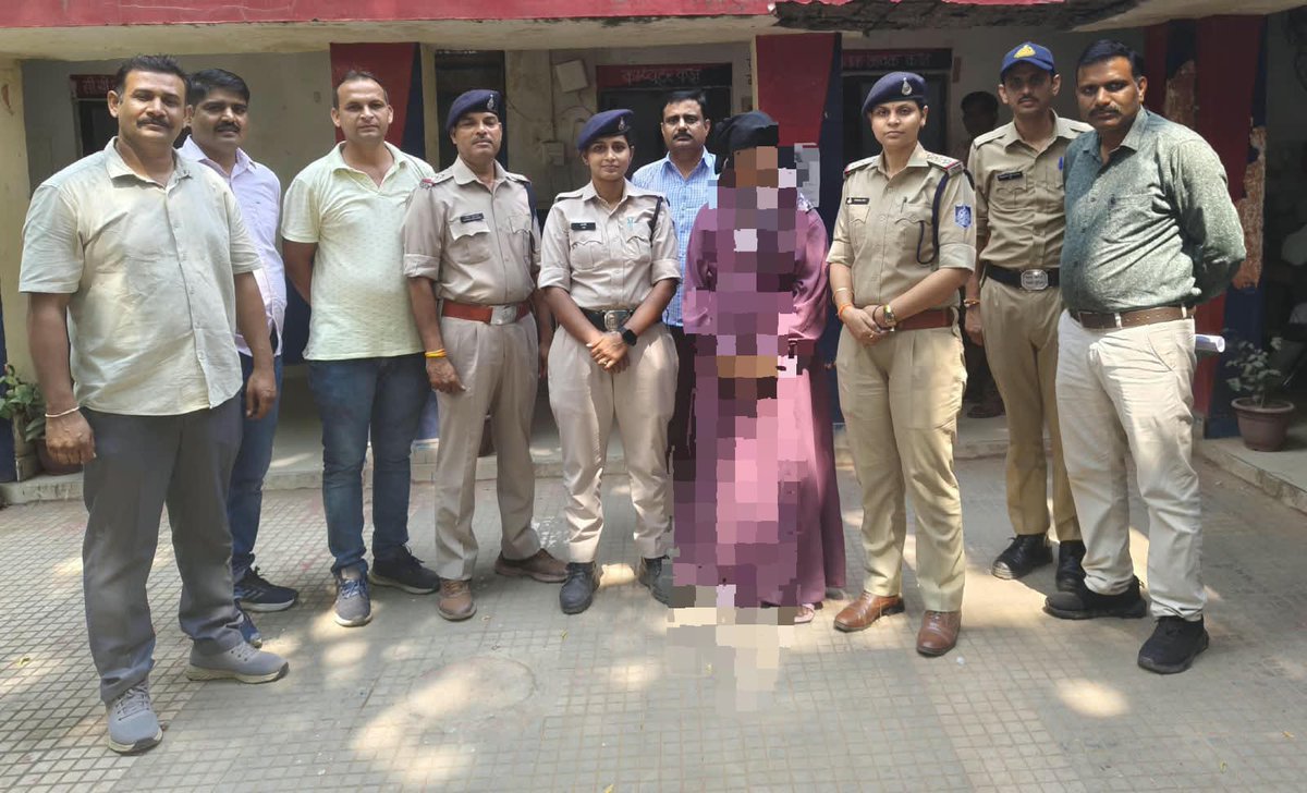 mohdept's tweet photo. रेल पुलिस महानिदेशक श्री राजाबाबू सिंह के मार्गदर्शन में GRP ग्वालियर ने त्वरित कार्रवाई करते हुए 15 वर्षीय अपहृत बालिका को महज 3 घंटे में बरामद कर लिया। 

@DrMohanYadav51  @RailMinIndia  #GwaliorPolice #GwaliorRail #Railway https://t.co/SIFQvqRimk