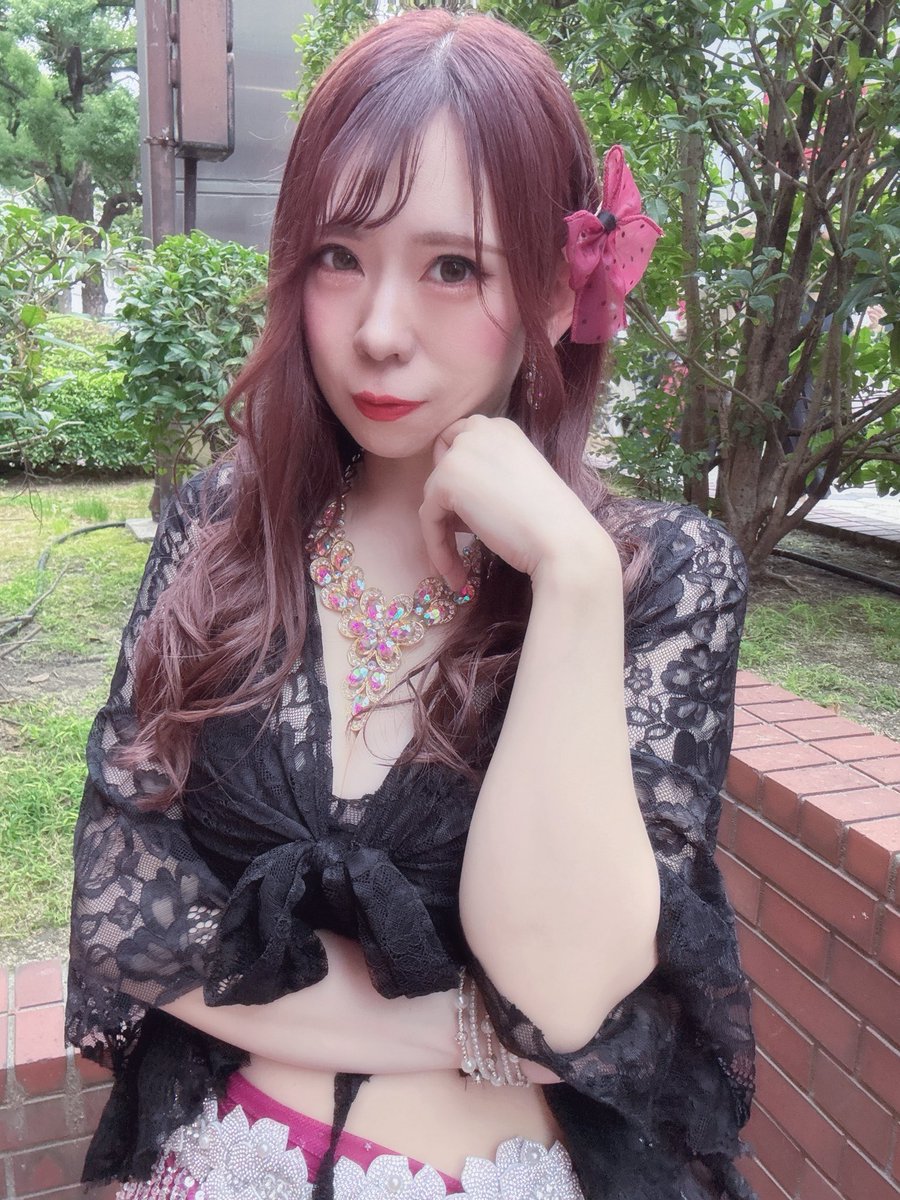 chisa_belly's tweet photo. 明日9/22はベルウッドで25分2ステージ！！✨1チケットで2ステージ観覧できます！！🥰
ぜひ来てね！！🤭ご予約はDMまで！🎶 https://t.co/YEl9XgWV5Y