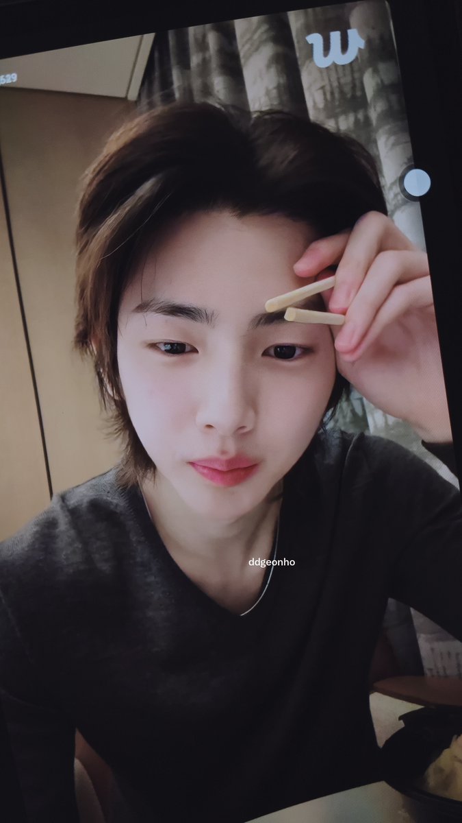 ddgeonho's tweet photo. kayaknya gue orgil deh... masa nonton sambil salting ajgg???? 😭🫠😭🫠😭🫠😭🫠😭🫠😭🫠 https://t.co/ID4YB5JYJj