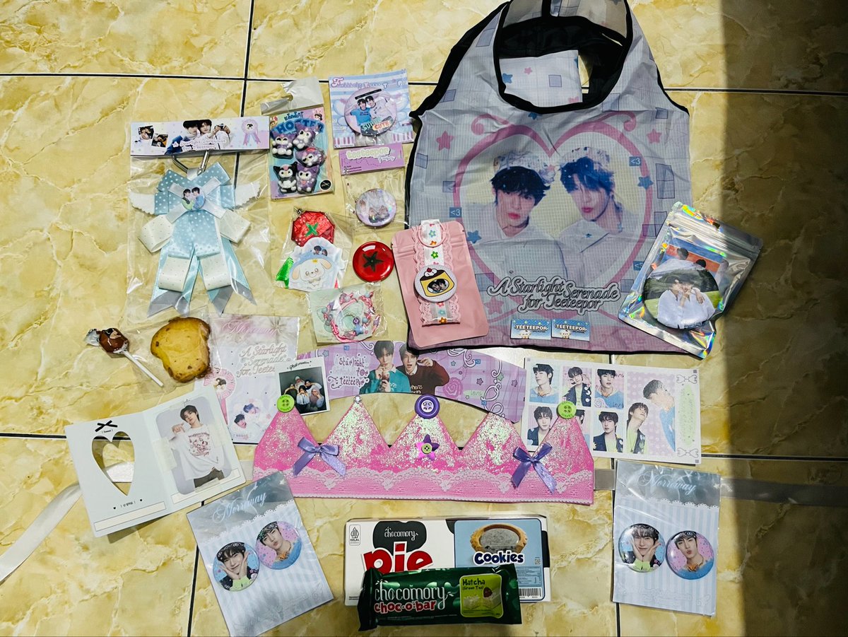 celatee's tweet photo. makaciii banyakkk yaaa yg udah ngasih freebies @dlyrids @metaavine @teeteepororo @peachyzonee_ @norycrumbs  @mskiho @yukyubamz @vavaville dan sisanya yg ga ada usn >< https://t.co/y0KUM7wJfk