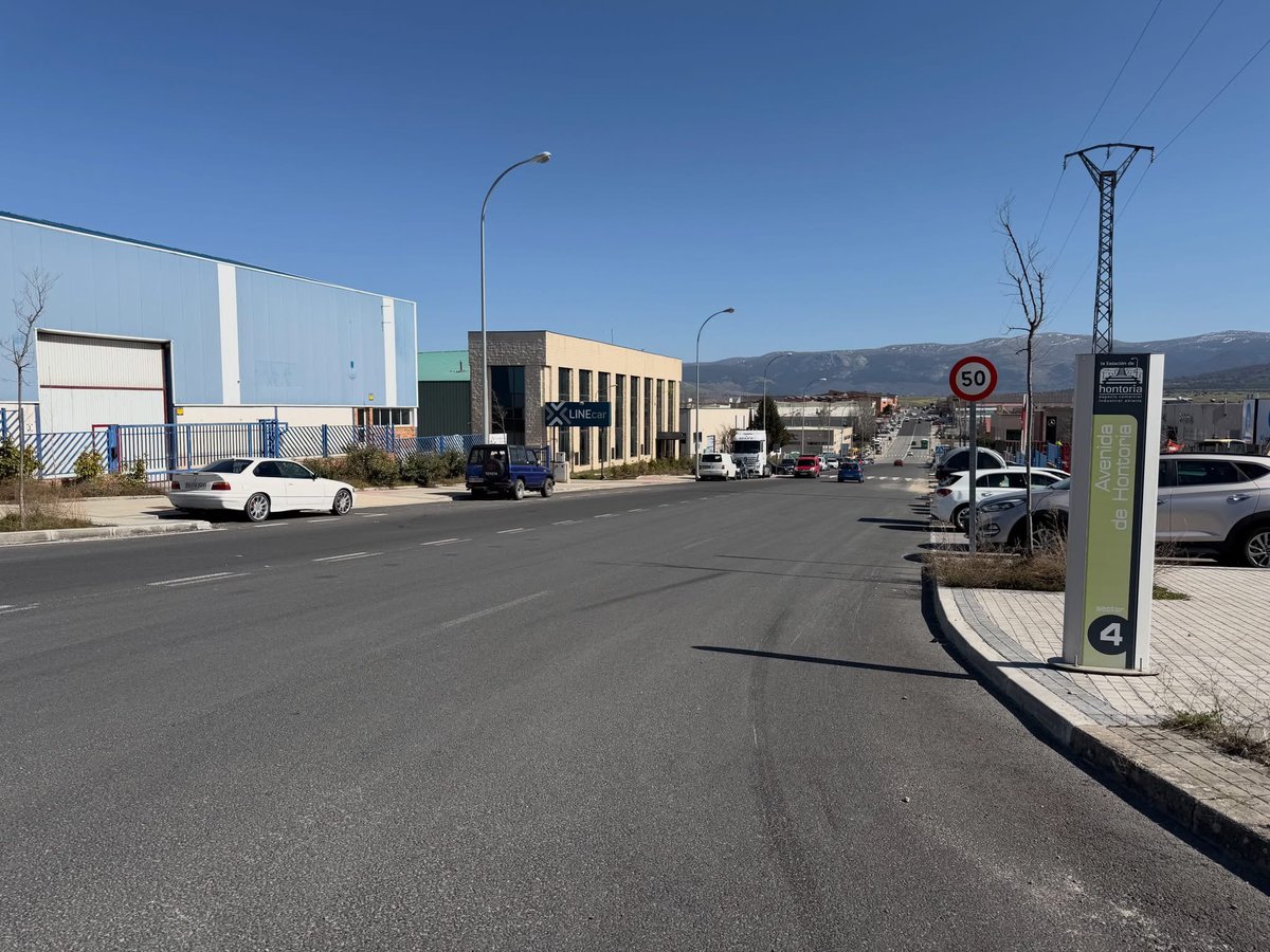 segovia_es's tweet photo. 🚧 Segovia mejora sus calles con el Plan de Asfaltado 2026

El Ayuntamiento de Segovia destina 623.803,49 euros a nuevas actuaciones para mejorar y conservar la red viaria del municipio.

🔗 https://t.co/6c4ARKAyoT https://t.co/dVK63i4ksr