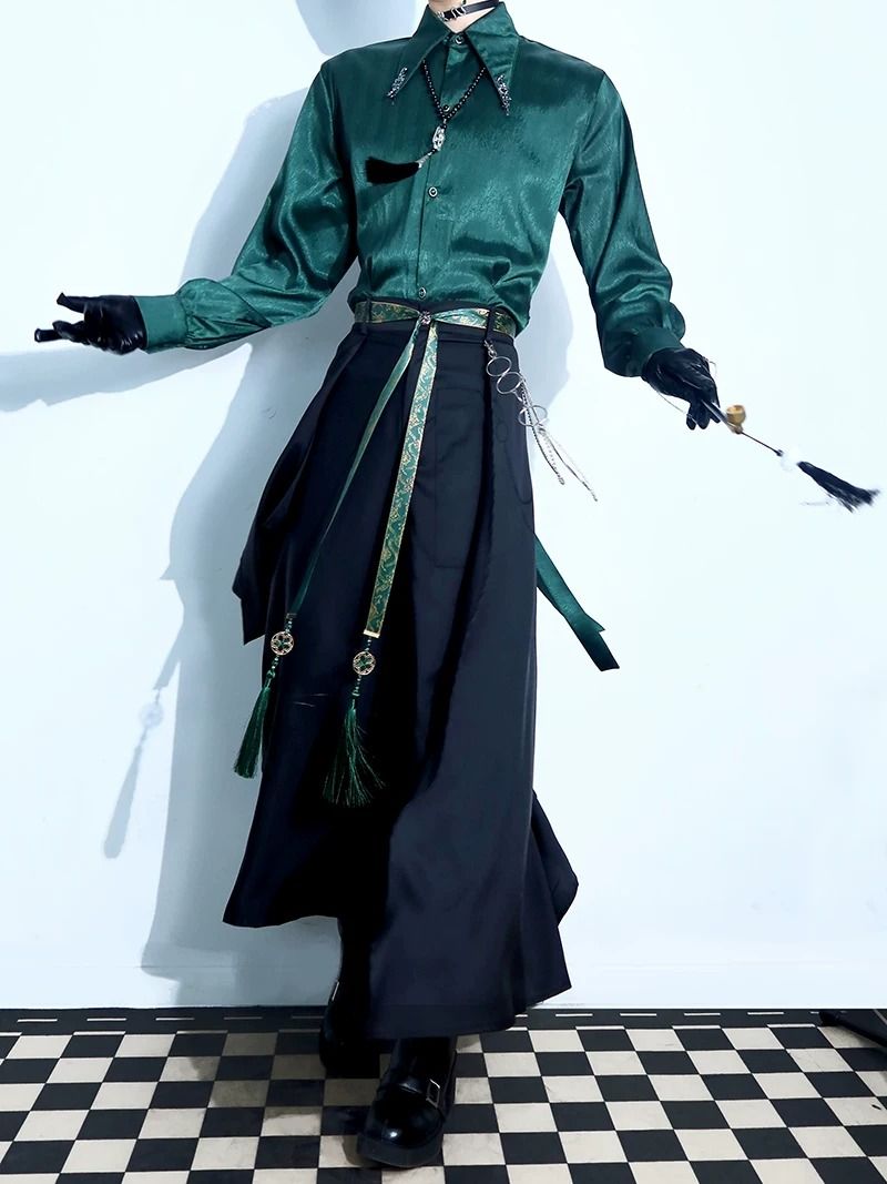ManusxMachina's tweet photo. 東洋の剣客のワイドパンツ 
https://t.co/F637vbfgQh 
東洋の剣客を思わせる、凛とした佇まいのワイドパンツ。たっぷりと生地を取った幅広のシルエットが、袴のような重厚感と優雅なドレープを描きます。気品と力強さを併せ持った一着。 https://t.co/ISj0QzAS8v