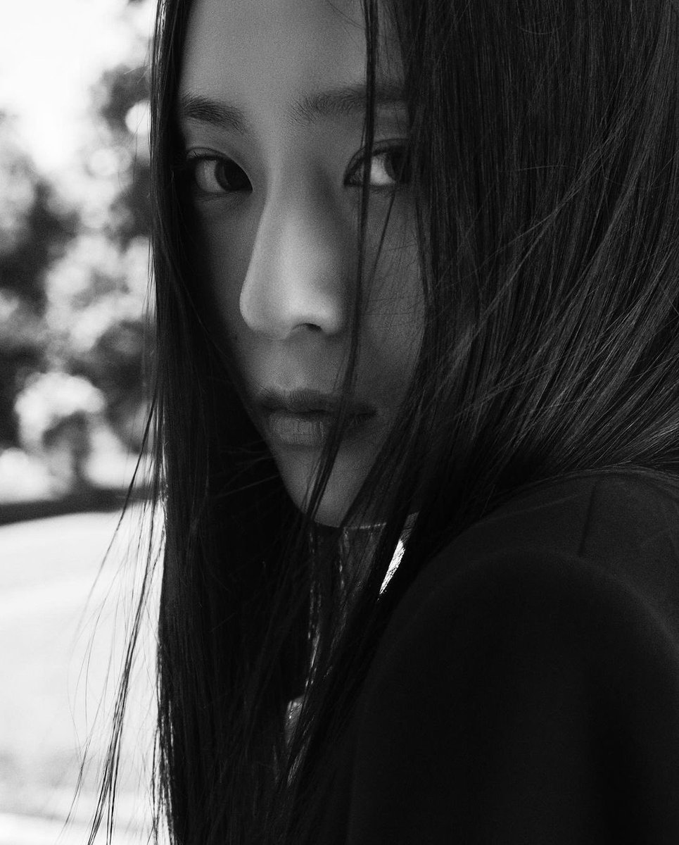 khysrtal's tweet photo. krystal b&amp;w closeup photoshoot. https://t.co/qVdYq35DXM