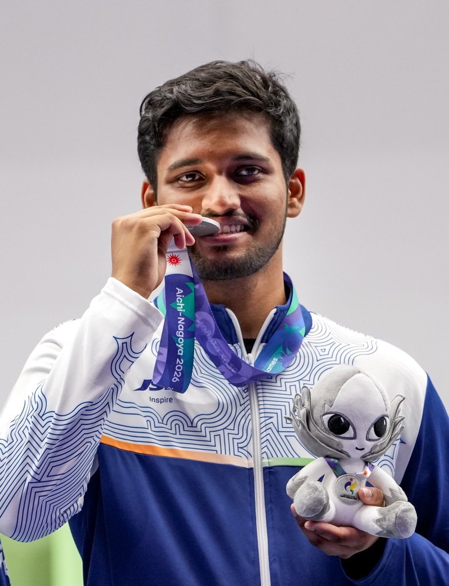 PMOIndia's tweet photo. Congrats to Rudrankksh Balasaheb Patil for winning a Bronze in the 10m Air Rifle Men’s Asian Games event! His focus and discipline were commendable throughout. Best wishes for the endeavours ahead: PM @narendramodi https://t.co/ossqgjKHE3