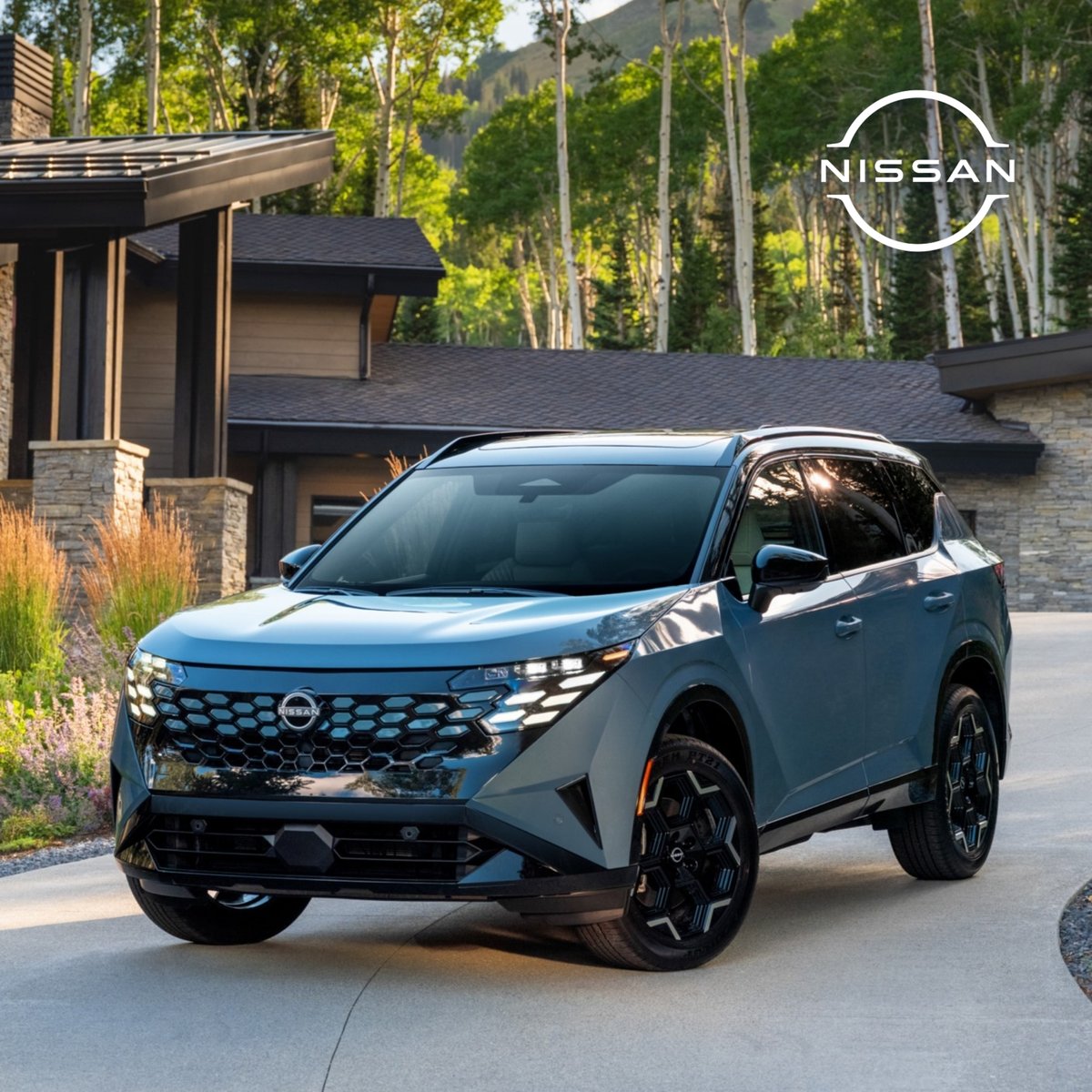 NissanGlobal's tweet photo. アメリカで、新型「ローグ ハイブリッド」が待望のデビュー。

米国でのベストセラーSUV「ローグ」に、日産独自の最新ハイブリッド「e POWER」(第3世代)を搭載し、ハイブリッドが待ち望まれていたアメリカの地についにお届けします。100％モーター駆動ならではのEVのようにスムーズな加速と静粛性で、多くのお客さまに選ばれるモデルとなるよう全力を尽くしていきます。

米国市場初となる日産の「e-POWER」搭載モデルに、ぜひご注目ください。

🔻米国向け新型「ローグ ハイブリッド 」の詳細はこちら
https://t.co/jN6j5KxZZy