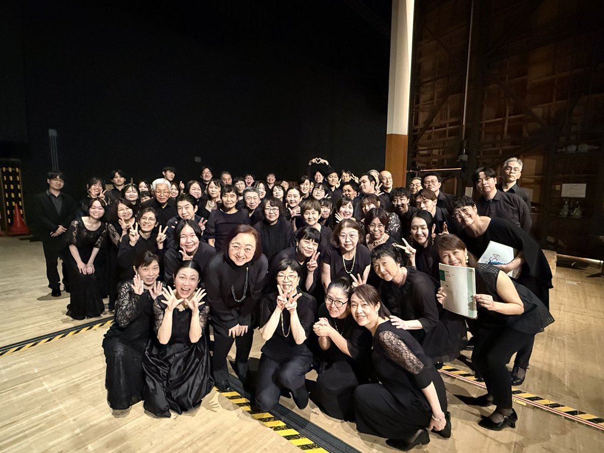CANTUS_ANIMAE's tweet photo. 本日の混声部門でCANTUS ANIMAEは
金賞および理事長賞🥇を受賞し、
こちらも全国大会への出場が決まりました！
また昨日出場したPRO MUSICA VIVAは
東京都知事賞、全日本合唱連盟理事長賞🏆
を受賞いたしました🙌🙌🙌
ありがとうございます！！！
https://t.co/yt2UoQO8UC https://t.co/YTHMORiyiJ