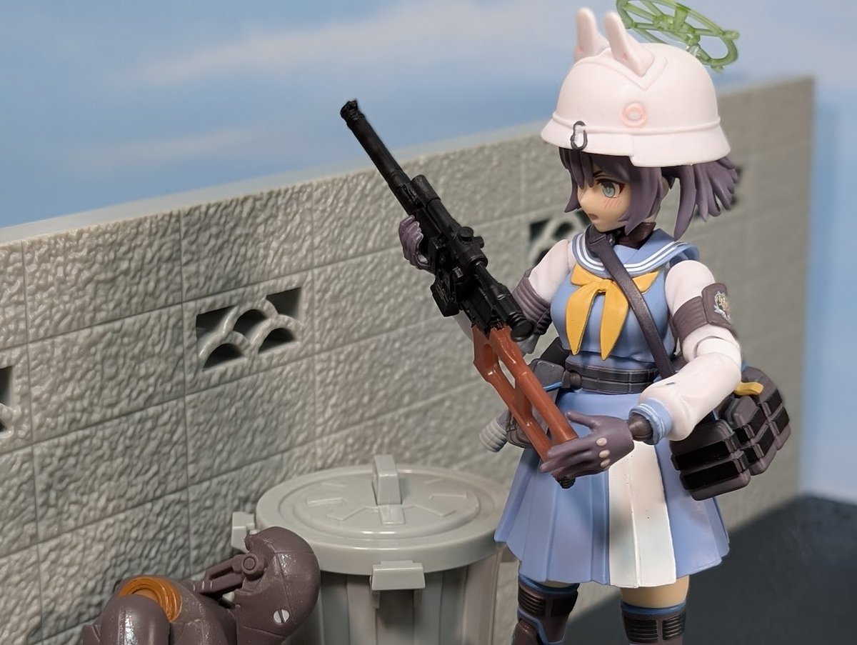 M4A3105's tweet photo. 「鹵獲」(擄獲, capture)
#深夜の小武器庫部
#リトルアーモリーを装備
#LittleArmory
#Revoltech https://t.co/kiIyFbE8nL
