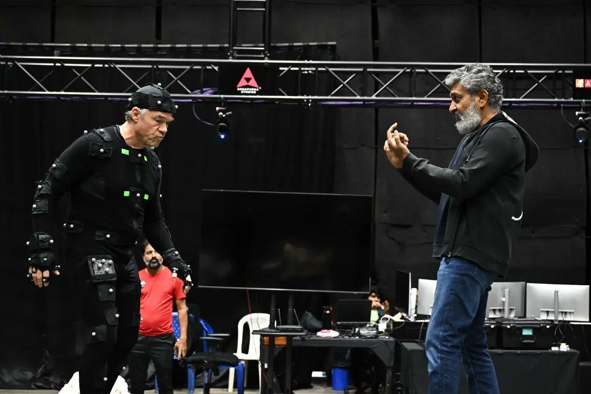 SSRajamouliFilm's tweet photo. 25 min #MoCap Sequence, Visionary SSR 

You set the Vision, Others Follow https://t.co/uZNJzENXDe