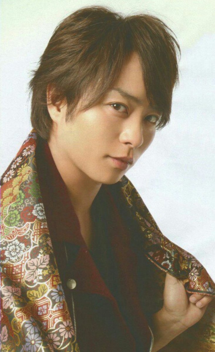 sakuramochishio's tweet photo. 好きな櫻井くんの角度は断然右斜め横派です（理由①先端鋭利眉と前髪から成る△黄金領域が拝めるため②眉の凛々しさと相まってこちらに視線を向けたときの目力が素晴らしいため） https://t.co/2kdsNMGmC9