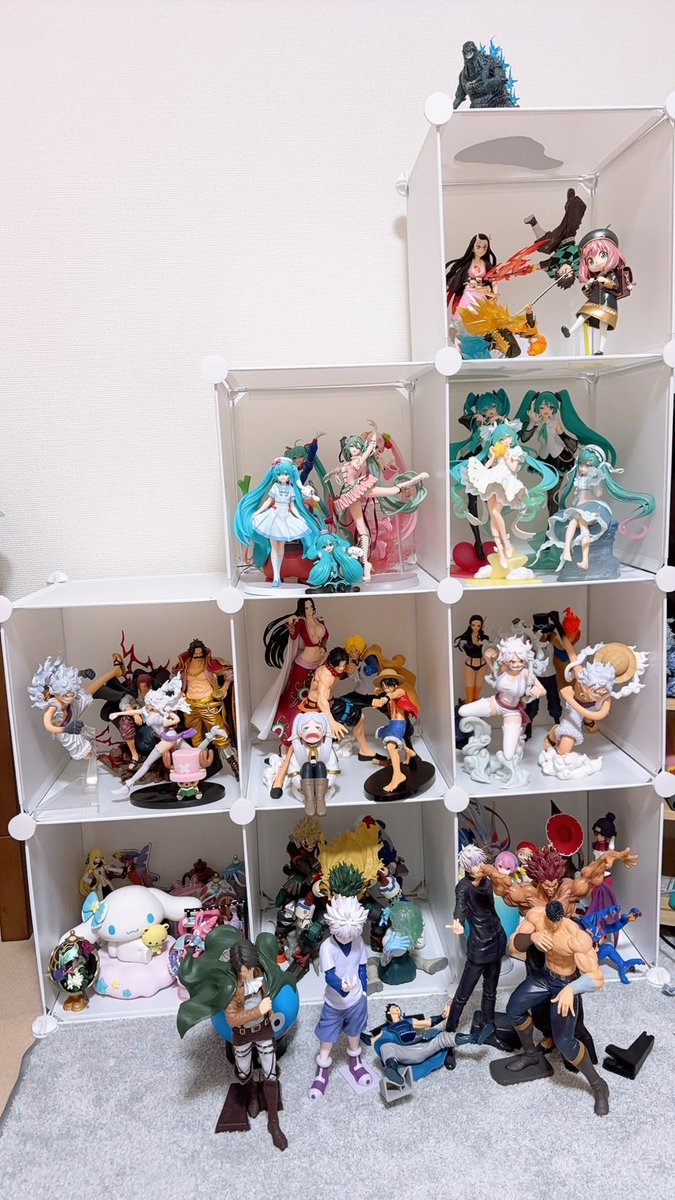 shougo5907's tweet photo. 妻がフィギュア用の棚買ってくれた！
だいぶスッキリした笑

#フィギュア https://t.co/Hwmsi3kgBJ